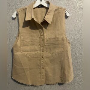 Very J Sleeveless Button-Front Utility Top in Khaki